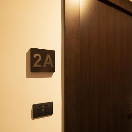 Domus Altana Hotel Наполи Екстериор снимка