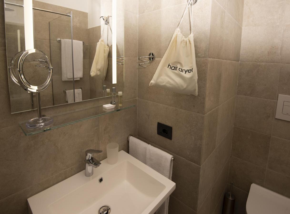 Domus Altana Hotel Наполи Екстериор снимка