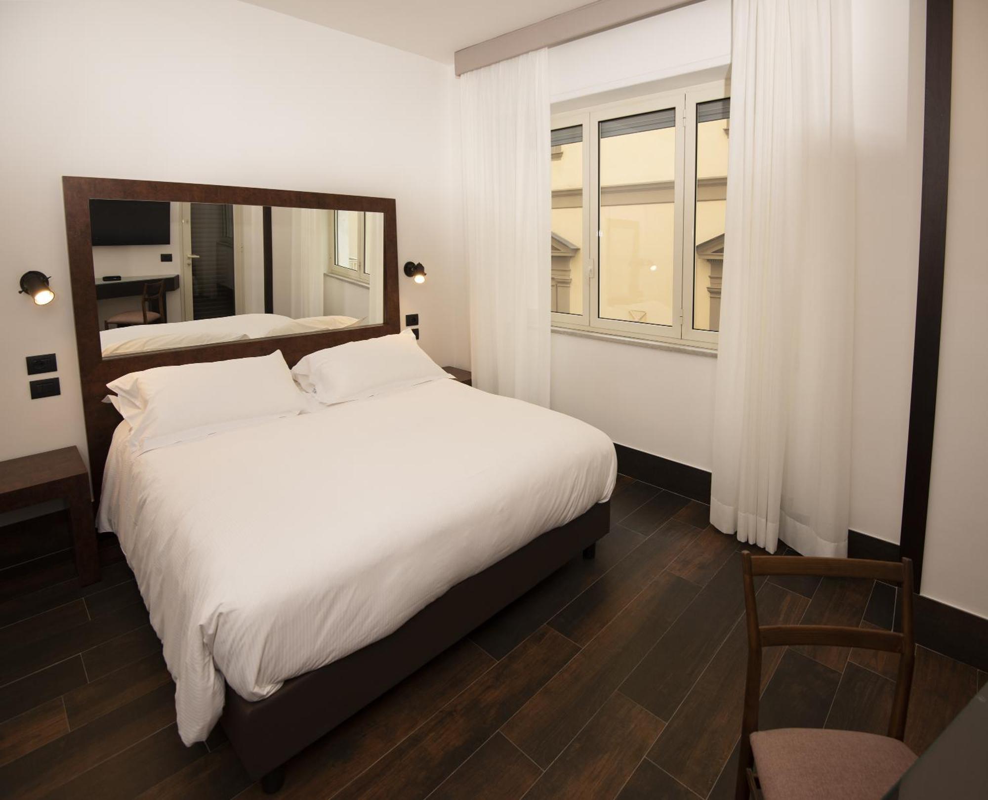 Domus Altana Hotel Наполи Екстериор снимка
