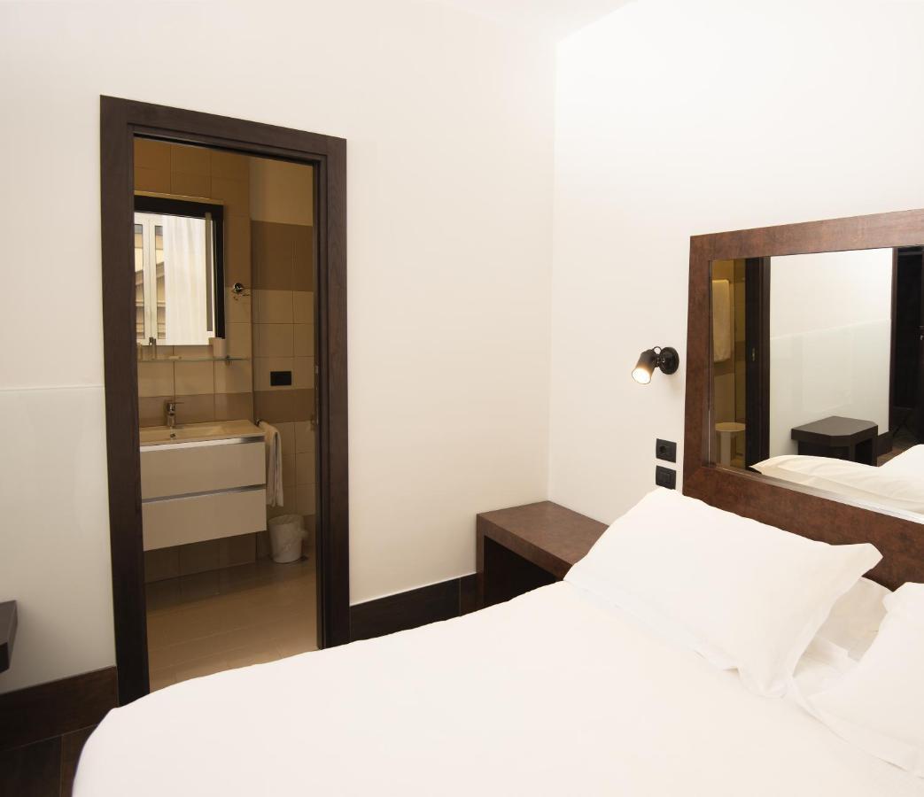 Domus Altana Hotel Наполи Екстериор снимка